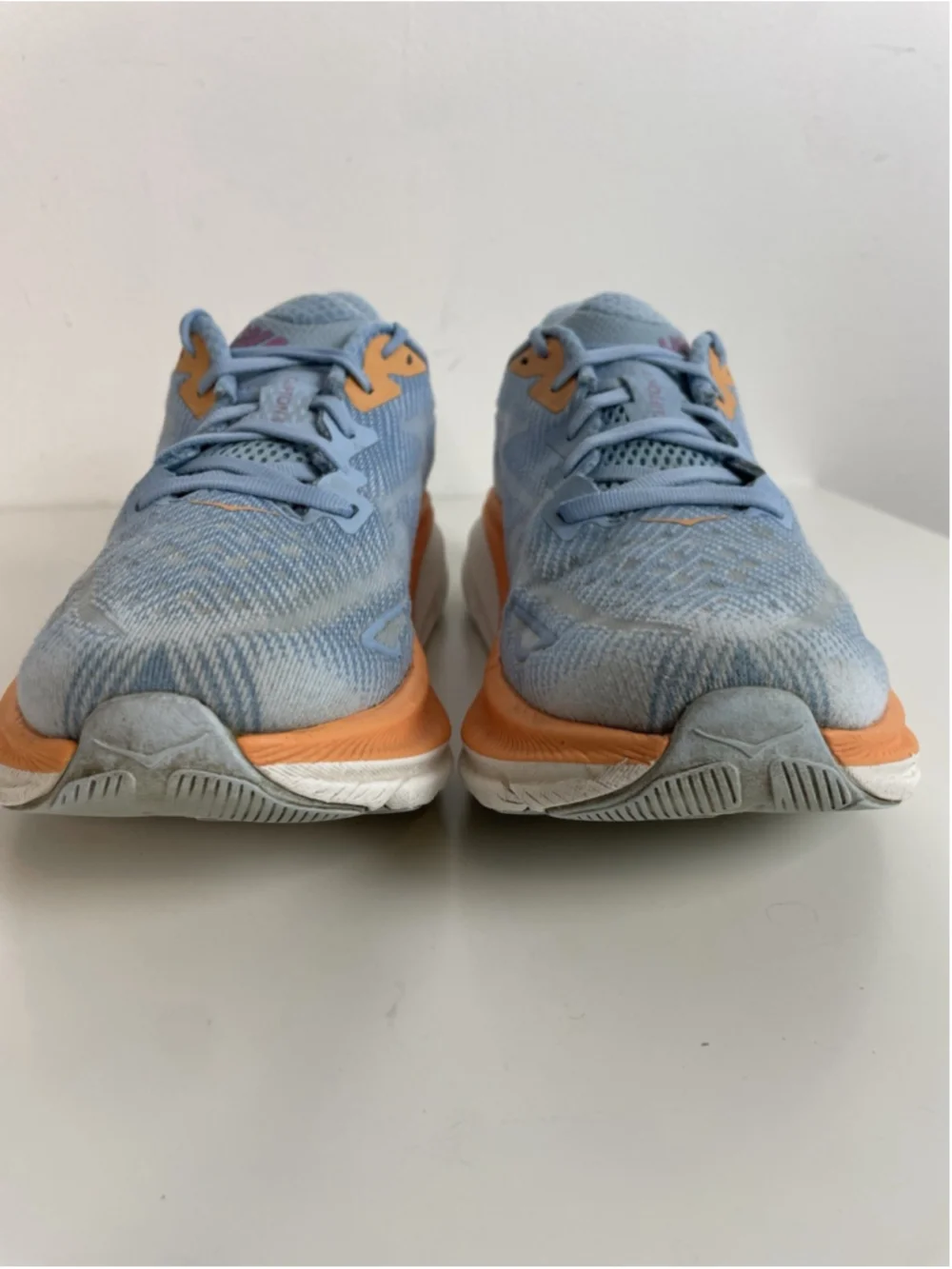 Hoka moderate signs
